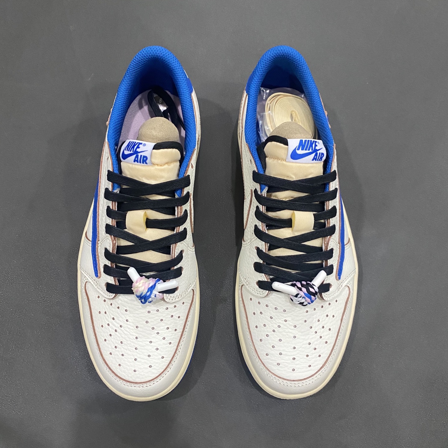 Air Jordan 1 Low Travis Scott