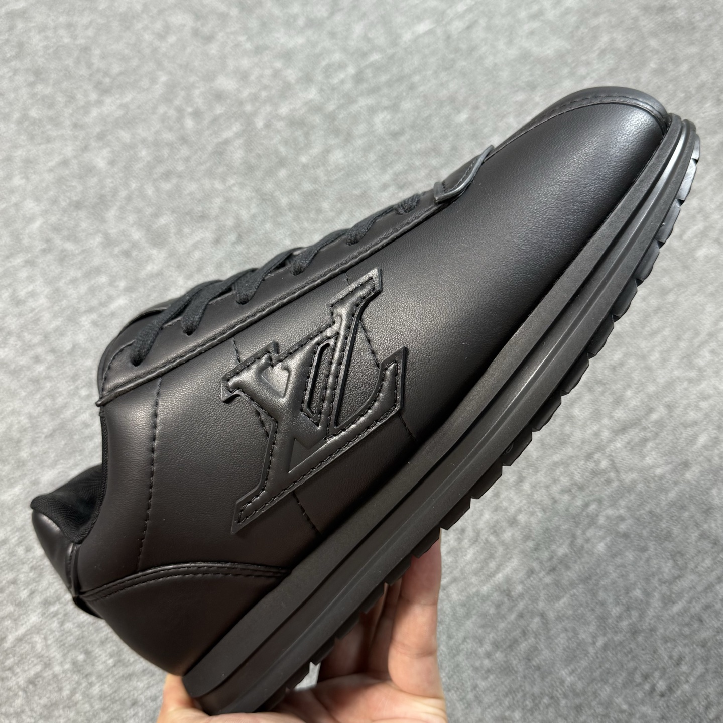 L0vis Vvtt0n LV Buttersoft