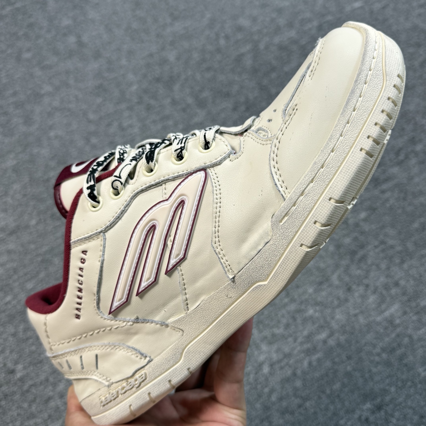 Ba1en*iaga Hamptons Worn-Out