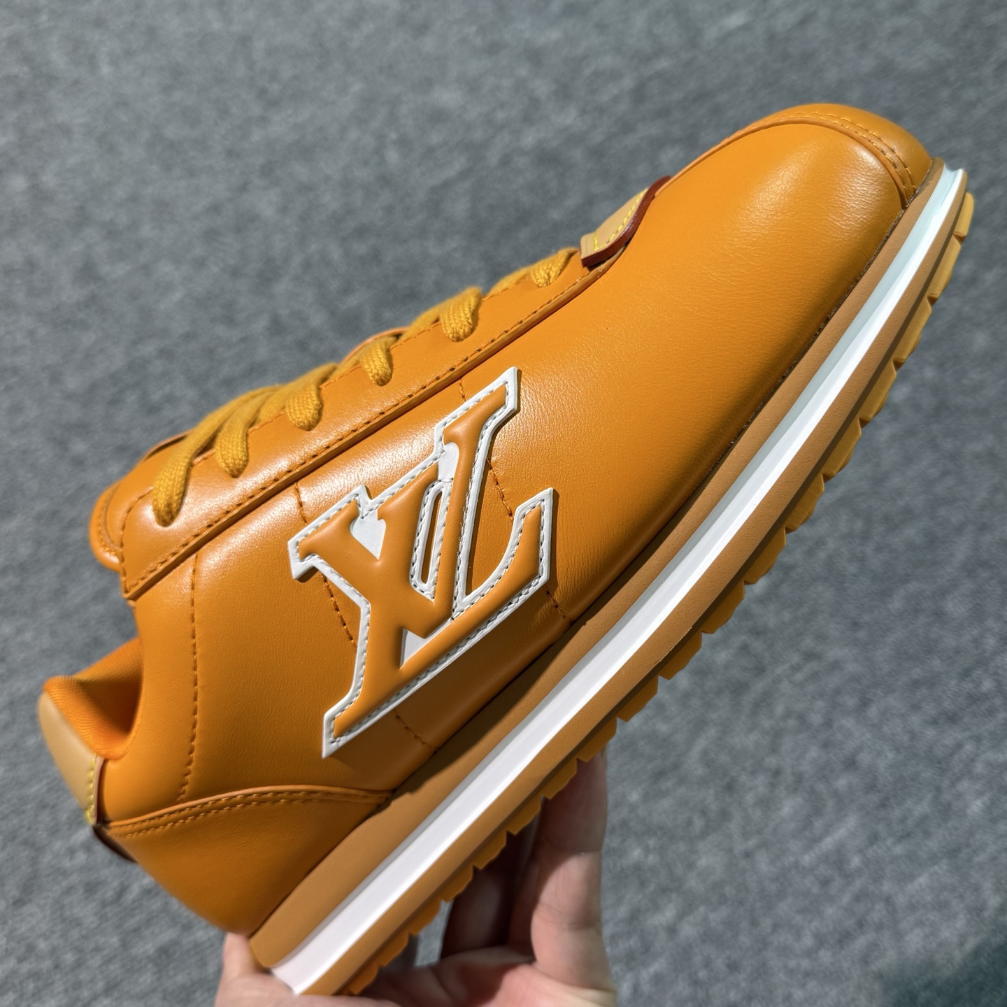 L0vis Vvtt0n LV Buttersoft