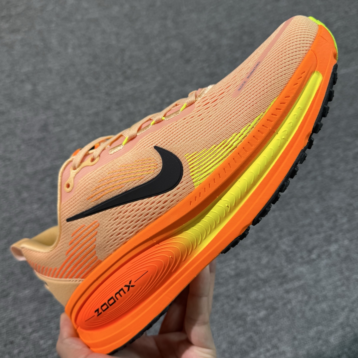 Nike Air Zoom Vomero 18