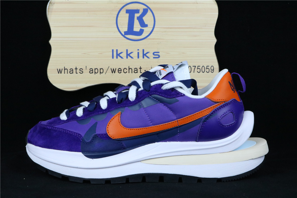 Nike Vaporwaffle sacai Dark Iris