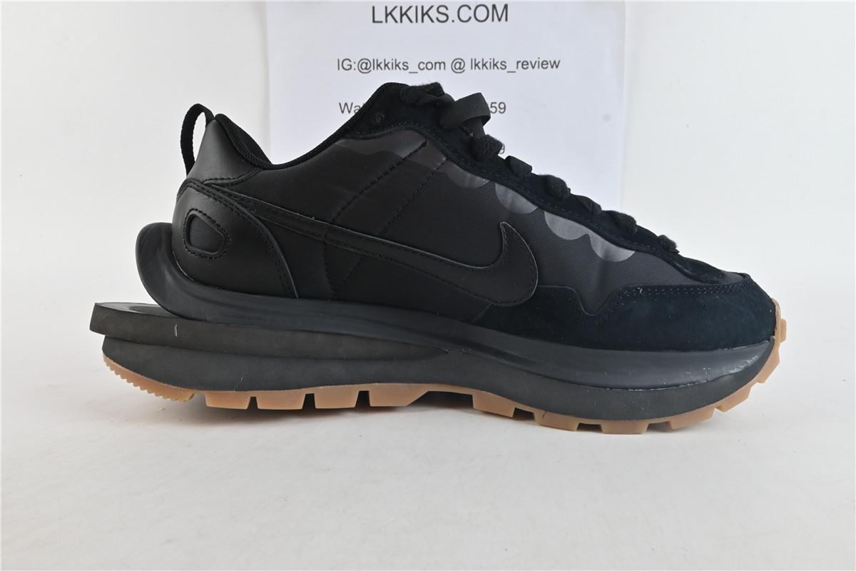 Nike Vaporwaffle sacai Black Gum